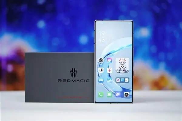 红魔 11S PRO+ 真全面屏外观