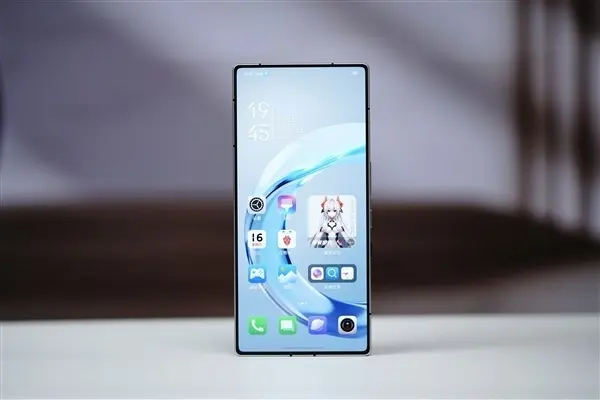 红魔 11S PRO+ 正面屏幕